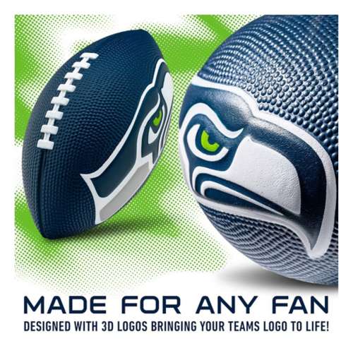 Seattle Seahawks fan has the team logo on his glass eye - Sports