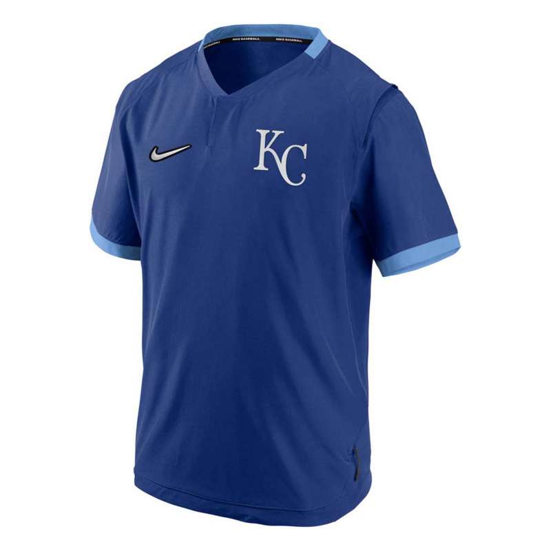 Cincinnati plans white jersey/pants, black socks combo for Kansas City