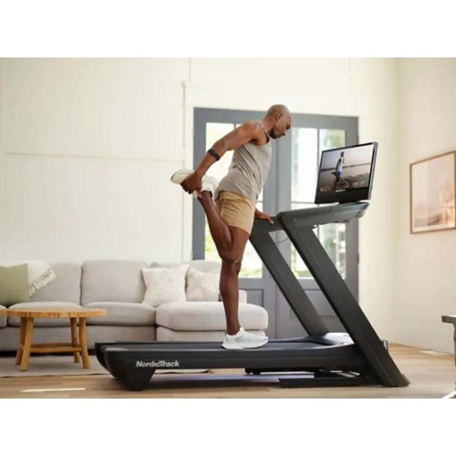 NordicTrack Commercial 2450 w/ 24