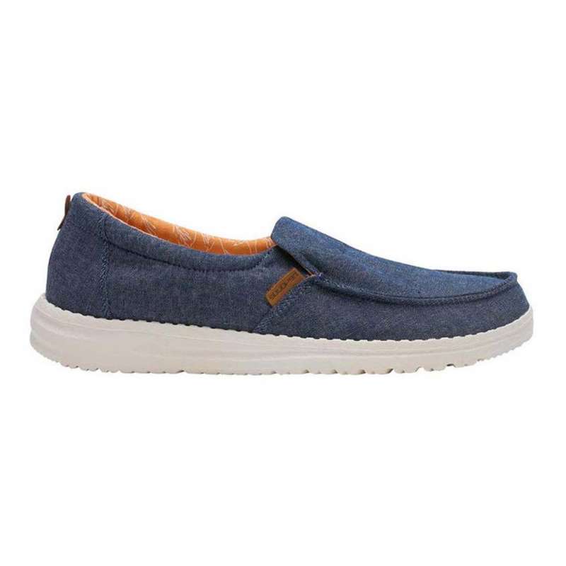 stores that sell women's hey dude shoes