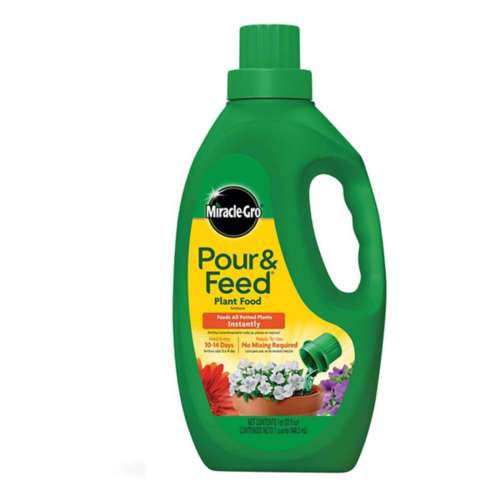 MiracleGro Pour & Feed Liquid Plant Food 32 oz