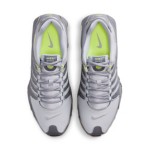 Men's Nike Shox NZ Sneakers - Thumbnail 2 of 5