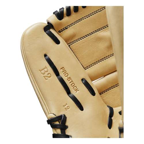 Wilson A2000 B2 12" Pitcher's Baseball Glove