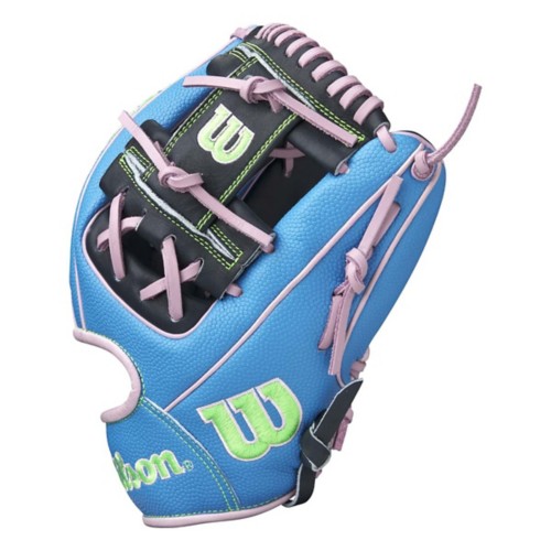 2025 Wilson Glove of the Month - March