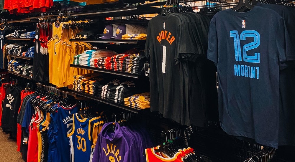 Chicago Cubs gear flying off shelf at Jacksonville sports merchandise store  as World Series begins