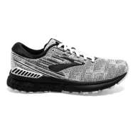 scheels womens running shoes