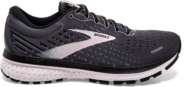 scheels brooks running shoes