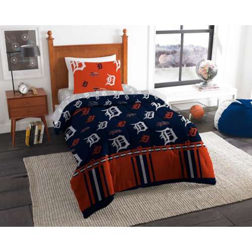 TheNorthwest Detroit Tigers Rotary Bed In a Bag