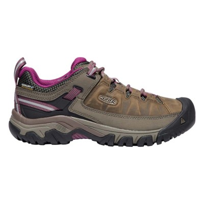 Scheels womens 2024 keen shoes