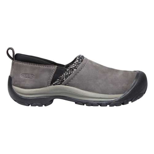 teva forebay sandals