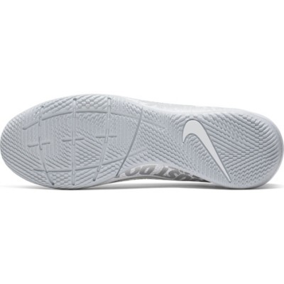 COMPARE Nike Mercurial Vapor 13 Elite SG PRO vs FG.