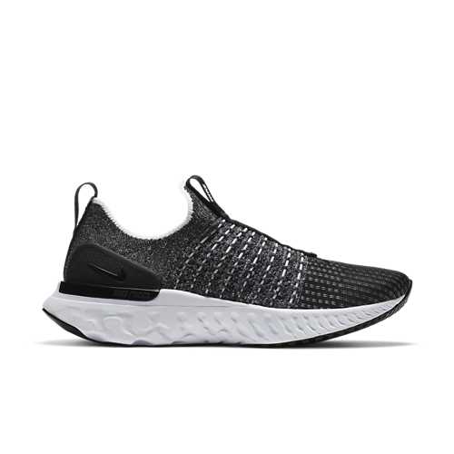 nike womens react phantom run flyknit 2