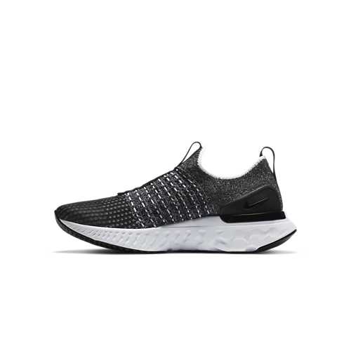 nike womens react phantom run flyknit 2