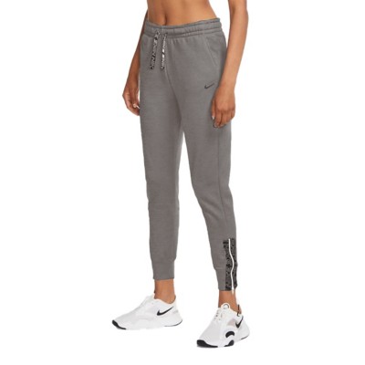 nike therma joggers womens