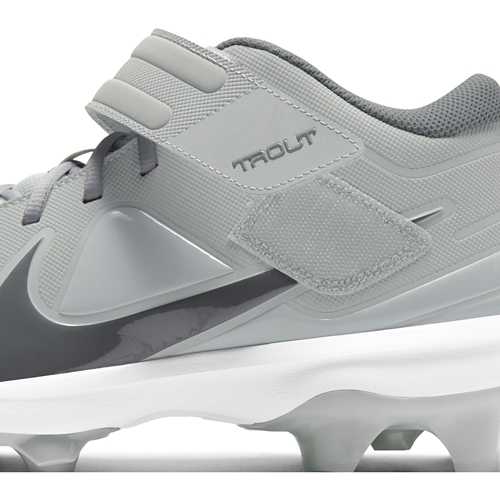 trout cleats 7