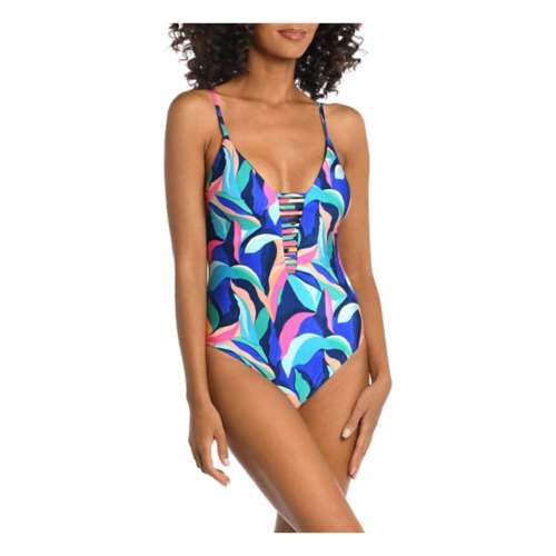 Scheels swimsuits store