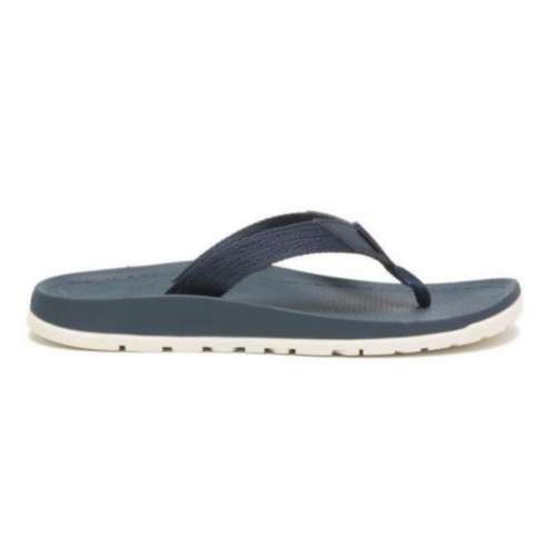 scheels chacos