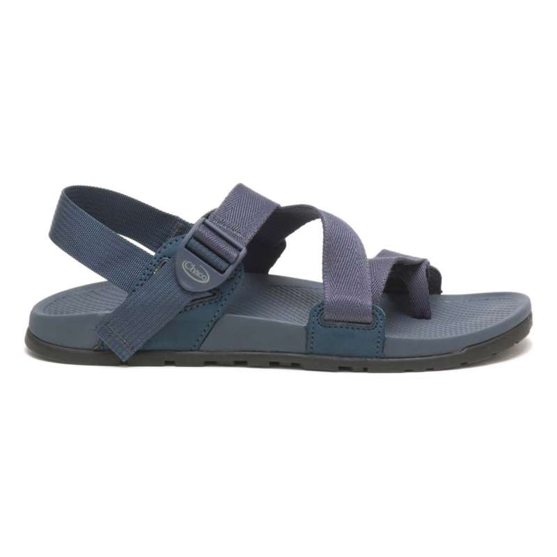 scheels chacos