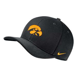 Lids Texas Longhorns Nike Youth Sideline Cuffed Knit Hat with Pom