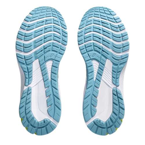 scheels womens running shoes