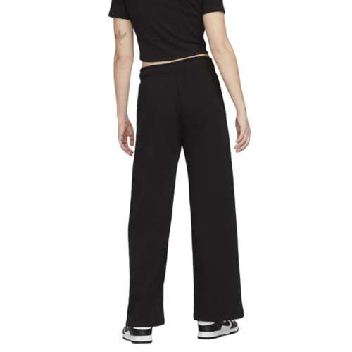 Women s Nike Sportswear Club Fleece Wide Leg Sweatpants SCHEELS