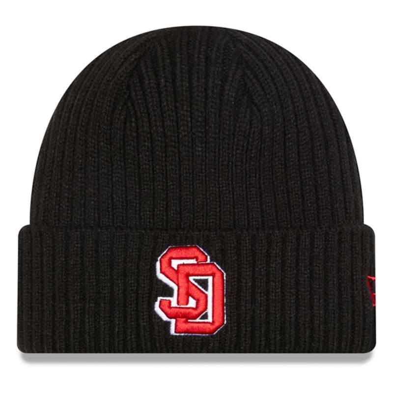 New Era South Dakota Coyotes Classic Knit Beanie