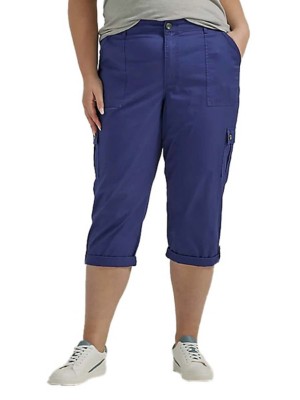 Women's Lee Plus Size Ultra Lux With Flex-To-Go Relaxed Capri Cargo Shorts