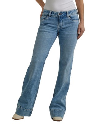 Women's Wrangler Retro Mae Slim Fit Wide Leg Jeans | SCHEELS.com
