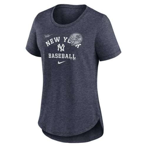 Nike Over Arch (MLB New York Yankees) Men's Long-Sleeve T-Shirt.