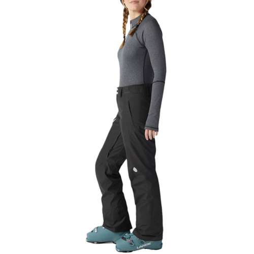 Lori Harvey Is Casual in Sweatshirt, Leggings & Yeezy Foam Runners