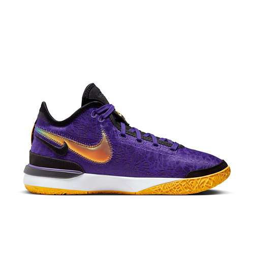 White and purple nike cheap basketball shoes