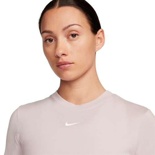 Women's Nike Sportswear Essential Slim-Fit Crop T-Shirt