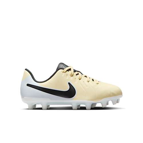 Scheels soccer hot sale cleats