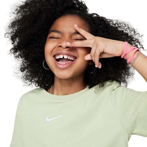Kids' Nike Sportswear Essential Boyfriend TShirt