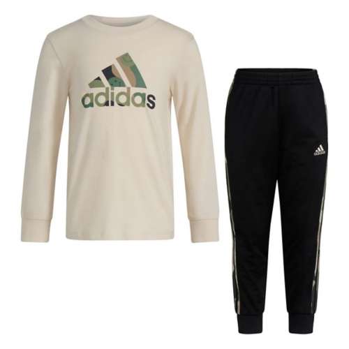 adidas Originals Trefoil Crop T Shirt Boys adidas Tricot Camo Big Logo T Shirt and Joggers Set Witzenberg Sneakers Sale Online