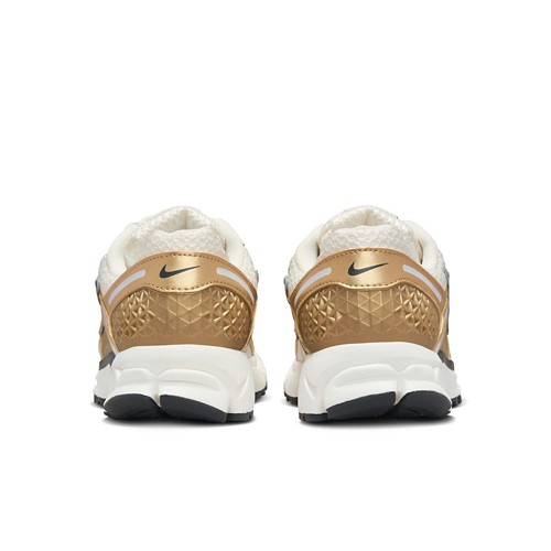 Women's Nike Zoom Vomero 5 Sneakers