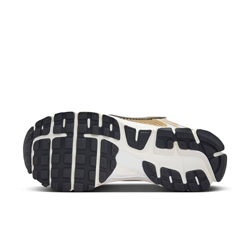Women's Nike Zoom Vomero 5 Sneakers