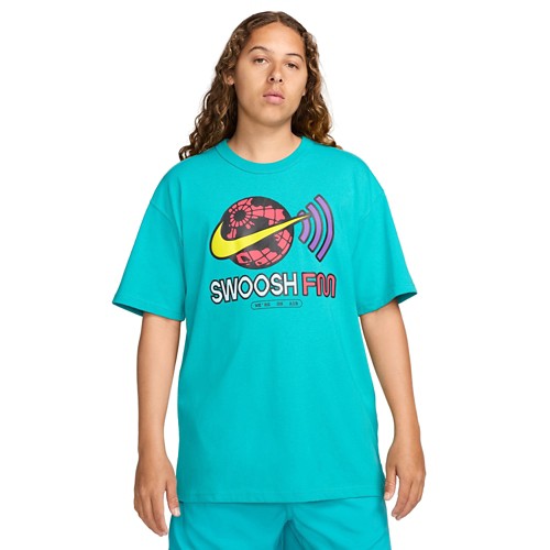 【Nike】Swoosh FM graphic backprint t-shirt（送料込み） Nike Swoosh FM graphic backprint t-shirt in purple | ASOS