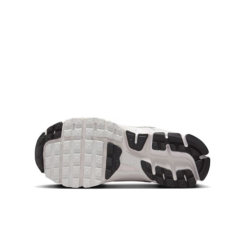 Big Kids' Nike Vomero 5 Sneakers