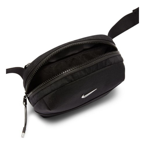 フィットネスバッグ Nike Aura Crossbody Bag 5L Nike Aura Crossbody Bag (5L). Nike JP