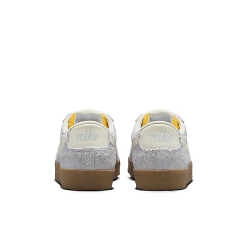 Women's Nike Blazer Low '77 Vintage Sneakers - Primary Image