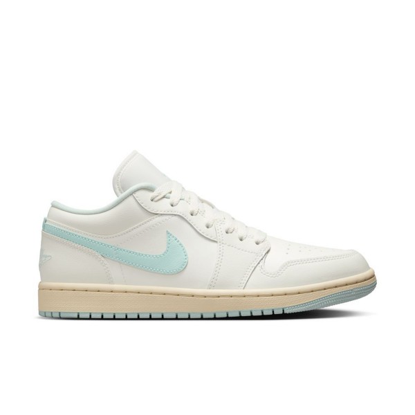 Women's Air Jordan 1 Low Sneakers 8.5 Regular Sail/Igloo