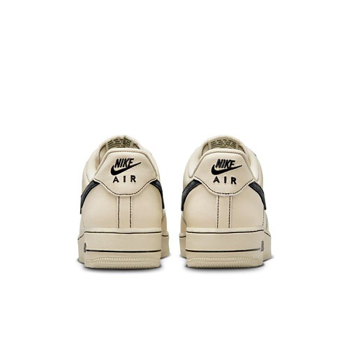 Men's Nike Air Force 1 '07 LV8 Sneakers - Primary Image
