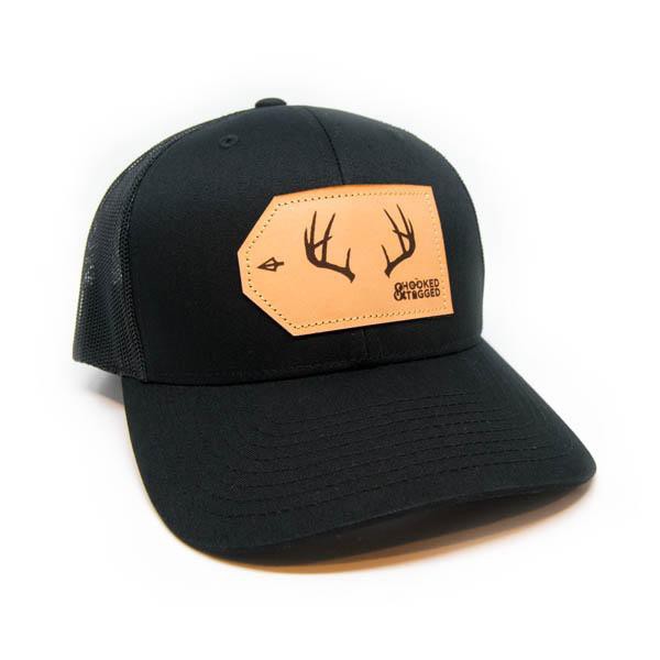 HOOKED AND TAGGED Men's  Buck Antler Patch Hunting Snapback Hat