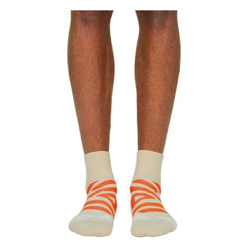 Men's On Performance Mid Quarter Running Socks