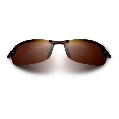 You can have it all when you step out in the sophisticated ® GF0225 sunglasses