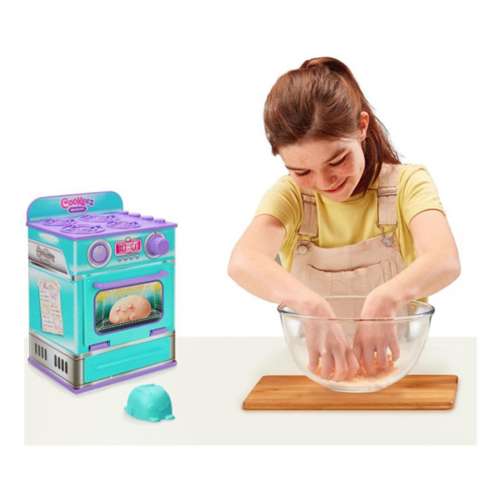 Latest best baby toy(The Cookeez Makery Cinnamon Treatz Oven