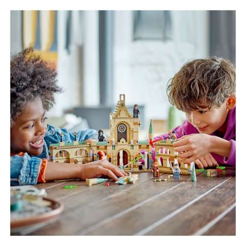  LEGO Harry Potter The Battle of Hogwarts Building Toy Set,  Harry Potter Toy for Boys, Girls and Kids Ages 9+, Features a Buildable  Castle Section and 6 Minifigures to Recreate an