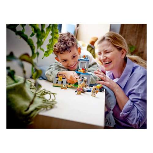 LEGO Jurassic Park Velociraptor Escape 76957 Learn to Build Dinosaur Toy  for boys and girls, Gift for Kids Aged 4 and Up Featuring a Buildable  Dinosaur Pen, Off-Roader Vehicle and 2 Minifigures 