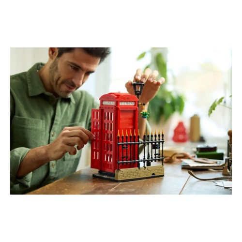 LEGO Ideas Red London Telephone Box 21347 Building Set - Primary Image